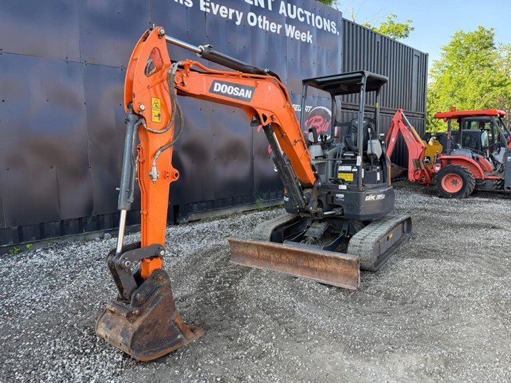 2022-doosan-dx35z-image-7