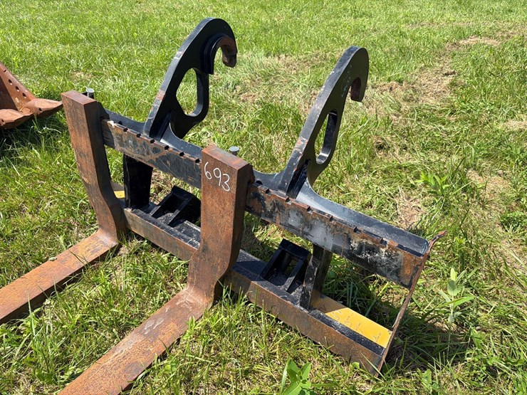 2019-caterpillar-926m-image-2
