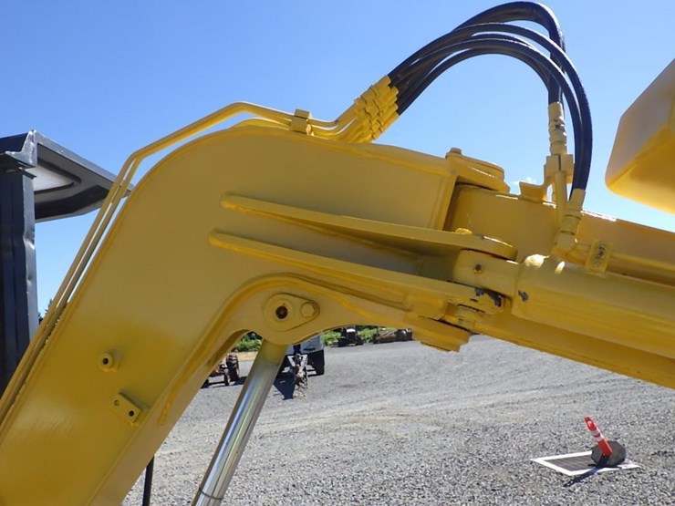 komatsu-pc28uu-image-23