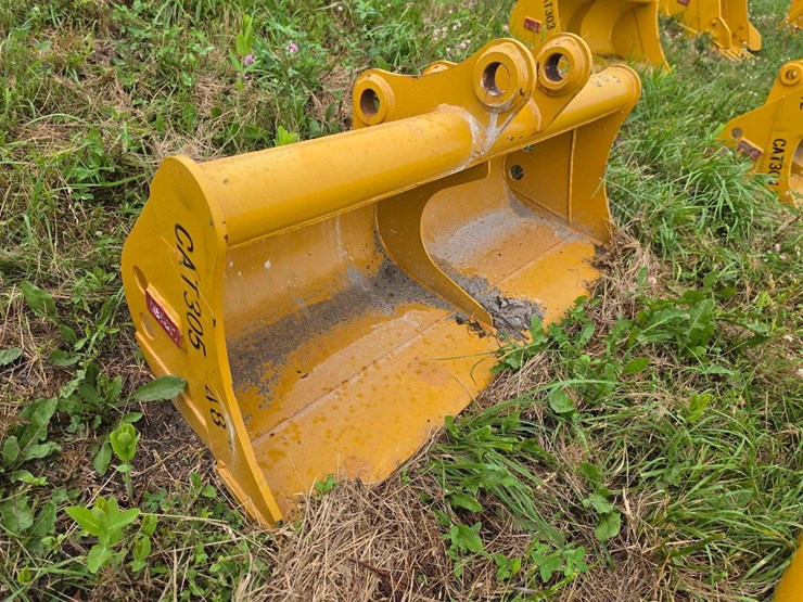 caterpillar-305-image-2
