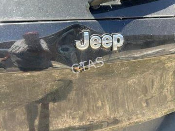 2016-jeep-cherokee-image-10