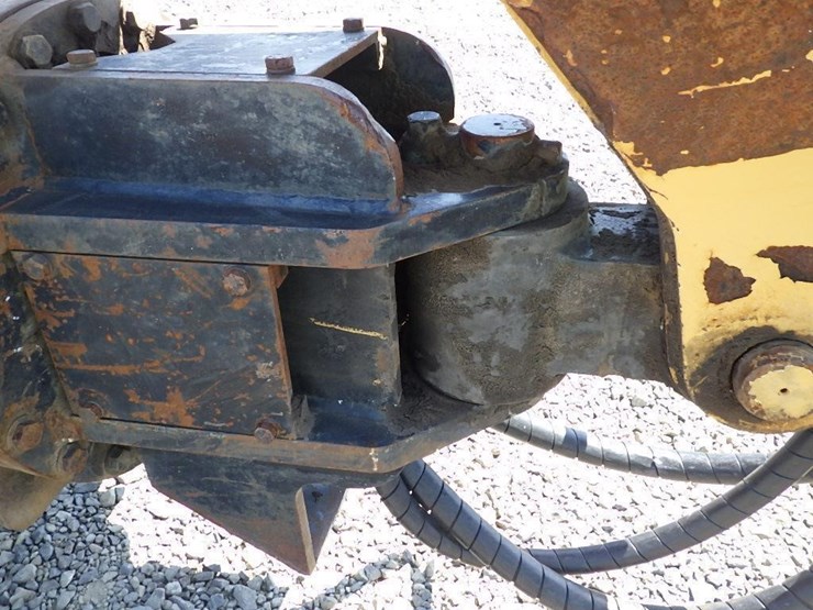 caterpillar-325l-image-22
