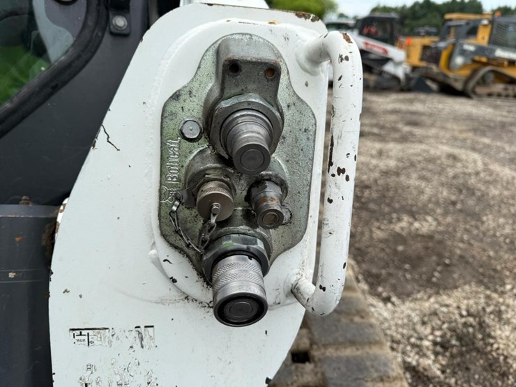2017-bobcat-t770-image-11