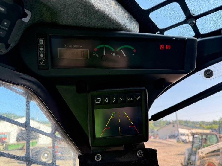 2023-deere-333g-image-24
