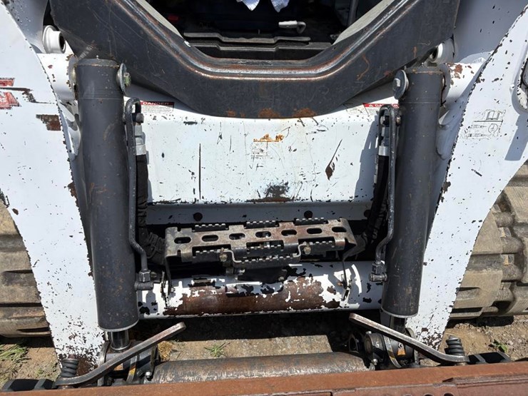 2014-bobcat-t750-image-4