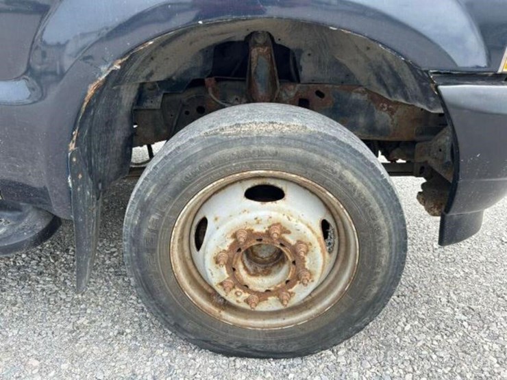 2002-ford-f550-image-63