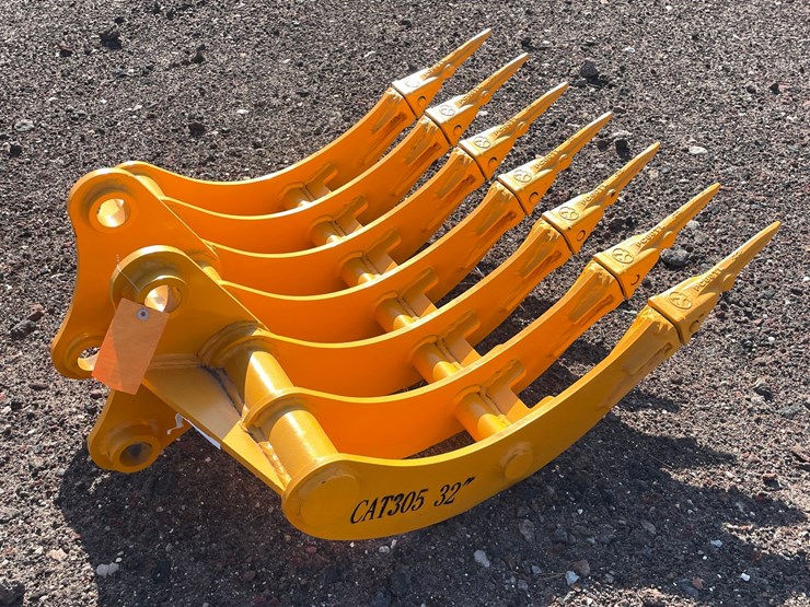 2026-caterpillar-305-image-4