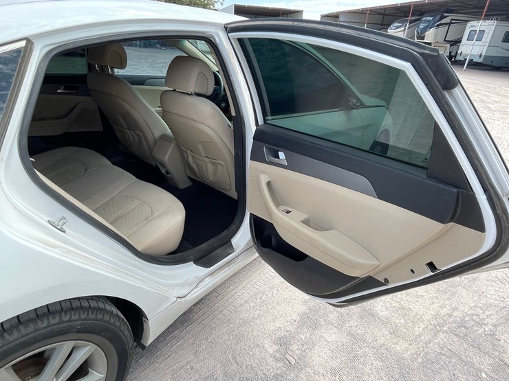 #160-•-2015-hyundai-sonata-(clean-tx-title)-image-120