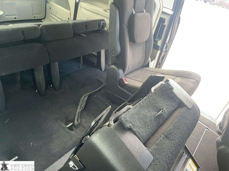 2012-dodge-grand-caravan-crew-image-20