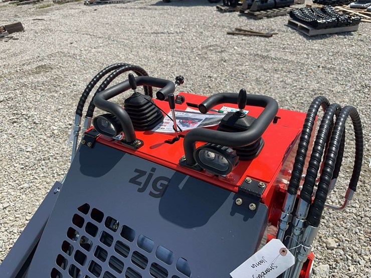 2026-zjg-zj-380-tracked-mini-skid-steer-loader-image-13