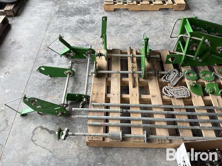 john-deere-12-image-12