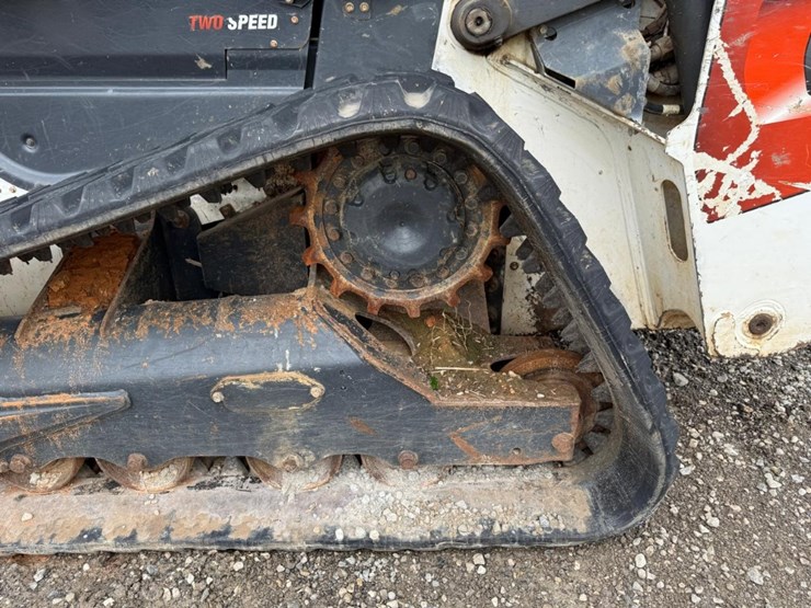 2020-bobcat-t76-image-19