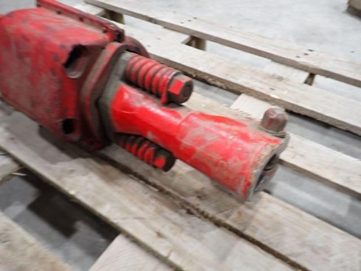 qty-of-(2)-air-breakers-image-4