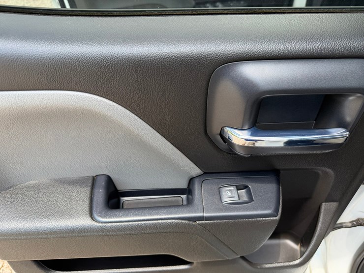 2019-chevrolet-silverado-1500-image-44