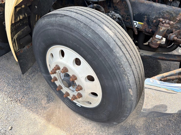 2009-kenworth-t370-image-12