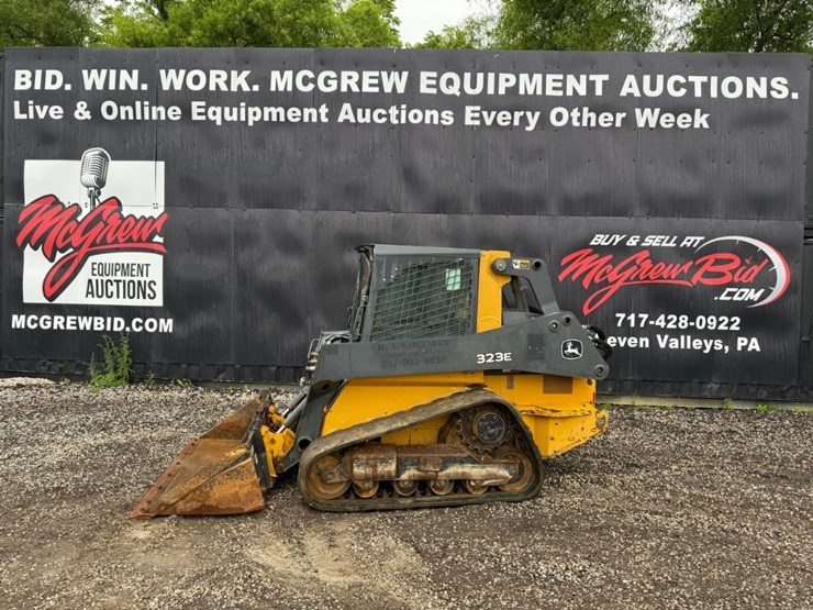 2018-deere-323e-image-1