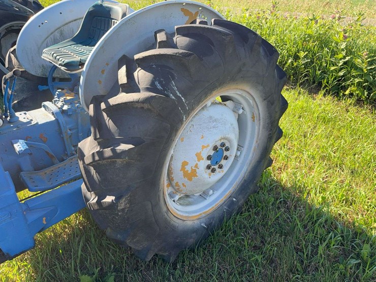 ford-tractor-image-12