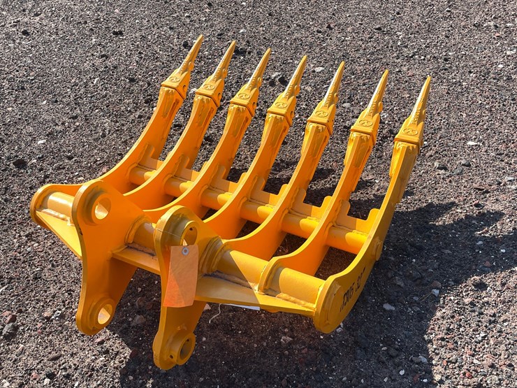 2026-caterpillar-305-image-5