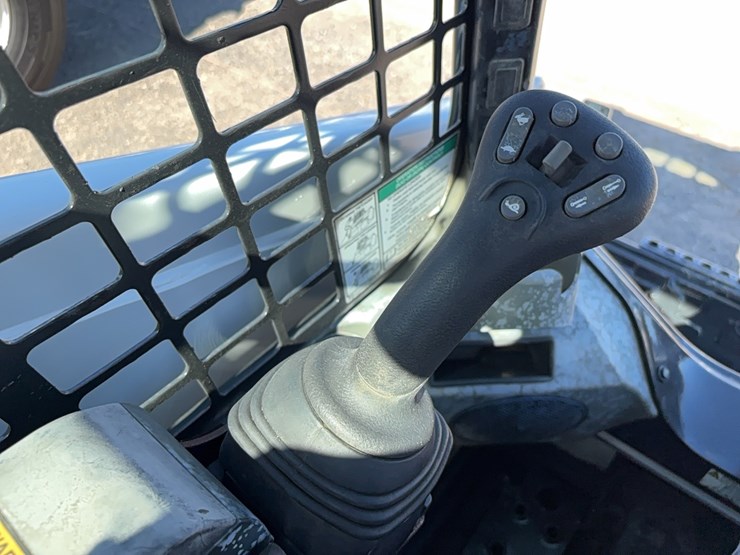 2019-bobcat-t450-image-17