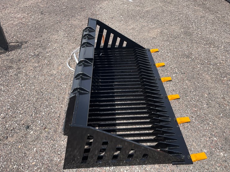 #1308-•-skid-steer-bucket-image-3