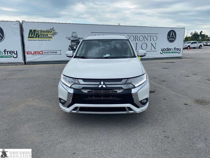 2022-mitsubishi-outlander-image-2