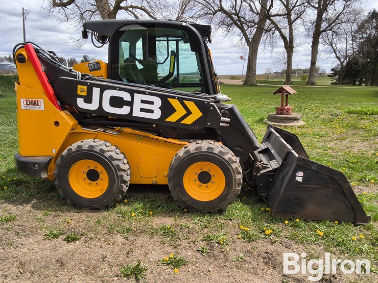 2024-jcb-3ts-8w-image-4