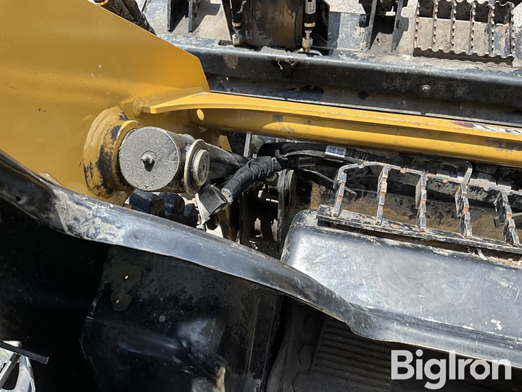 2023-caterpillar-232d3-image-12