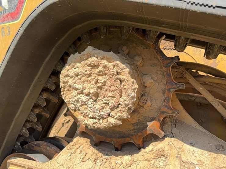 2021-caterpillar-299d3-image-10