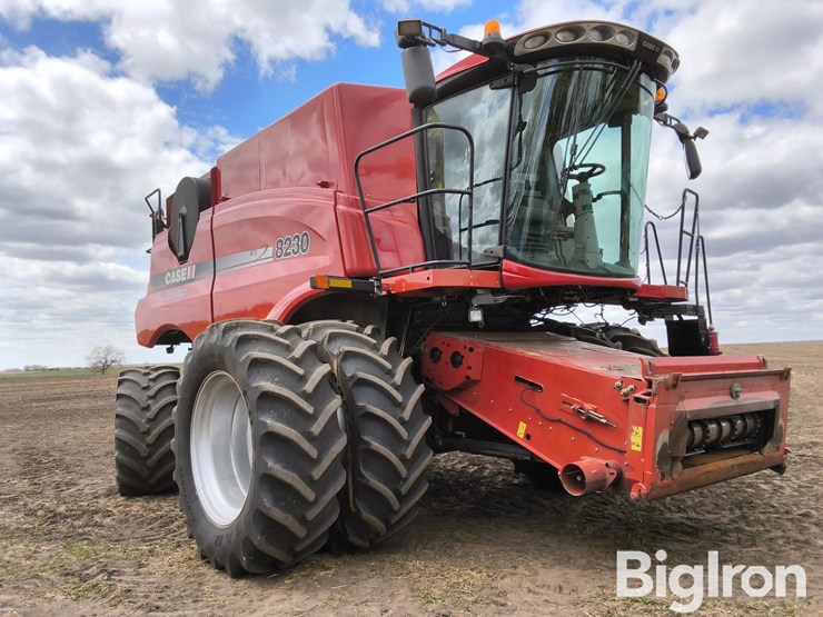 2013-case-ih-8230-image-3