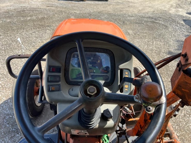 new-holland-tn70a-image-21