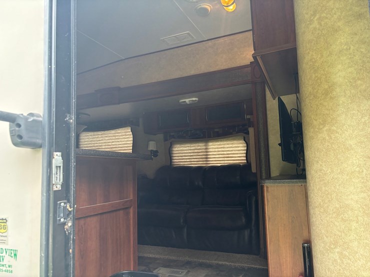 #2231-•-2014-crusader-335-5th-wheel-camper-image-42