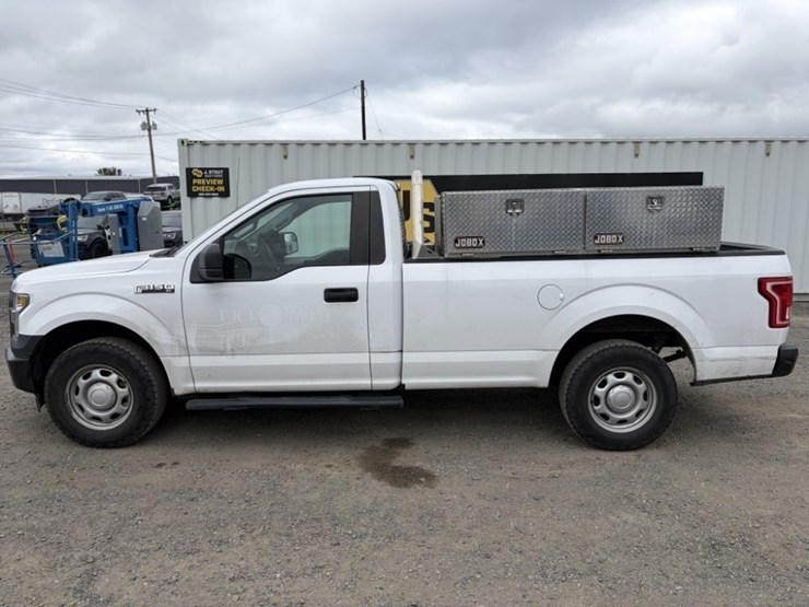 2017-ford-f150-xl-image-7