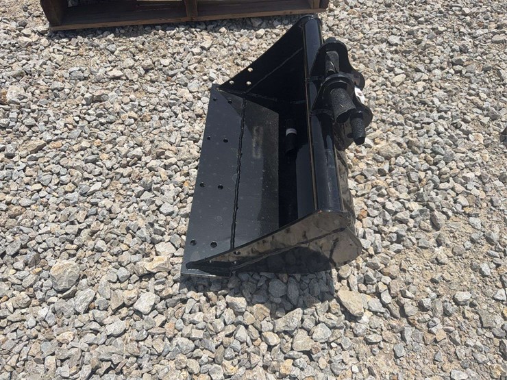 22”-mini-excavator-ditching-bucket-image-2