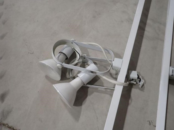 qty-of-(3)-8-ft-track-lights-image-8