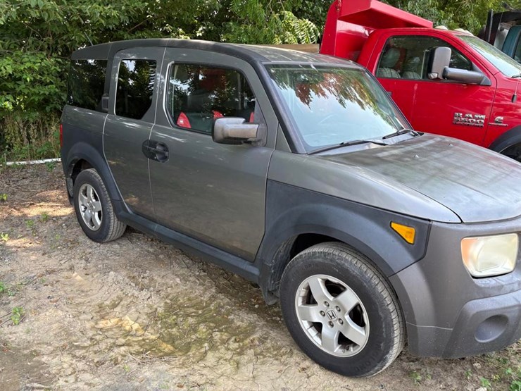 2005-honda-element-image-1