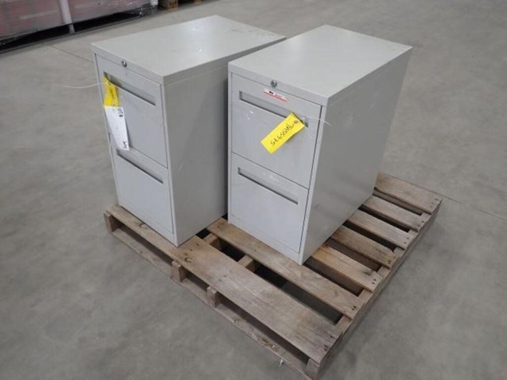 qty-of-(2)-metal-2-drawer-filing-cabinets-image-1