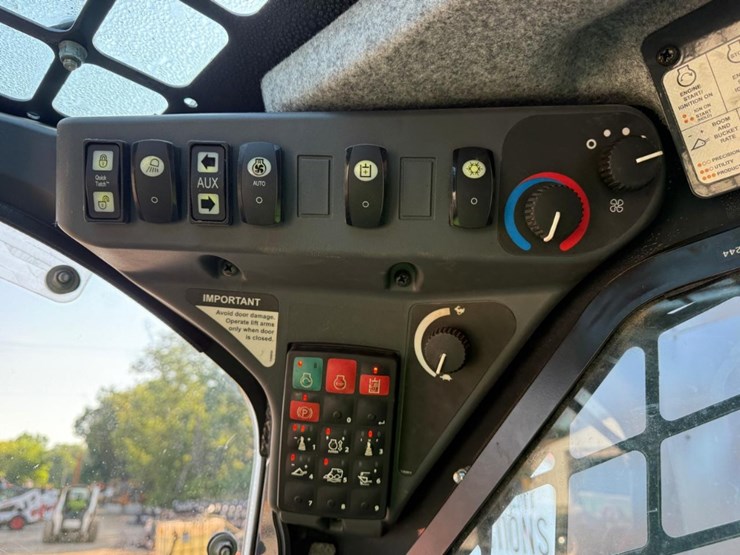 2023-deere-333g-image-22