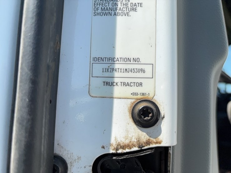 2021-kenworth-t880-image-35