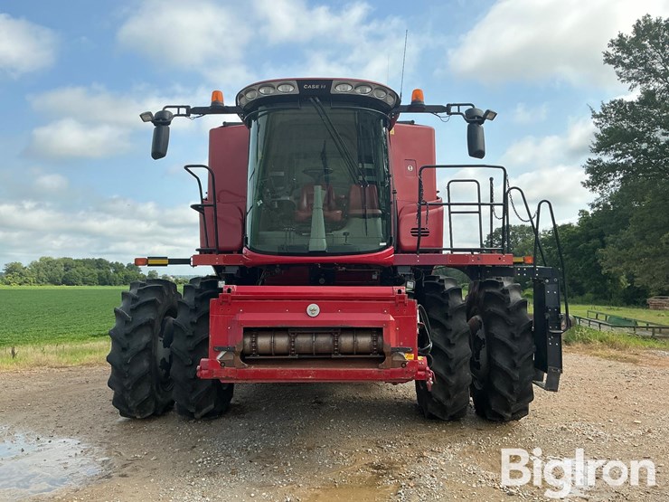 2014-case-ih-8230-image-2