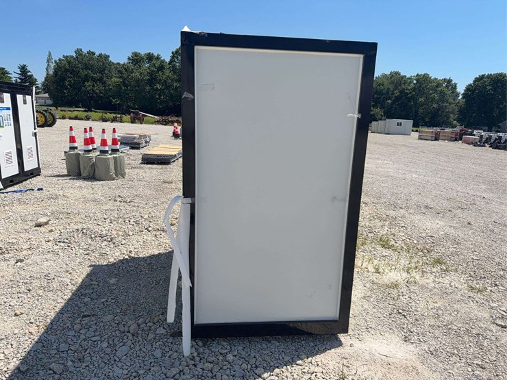 new-portable-bathroom-w/-shower-image-5