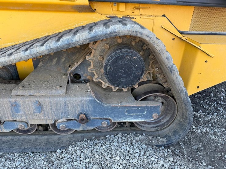 2023-deere-333g-image-19