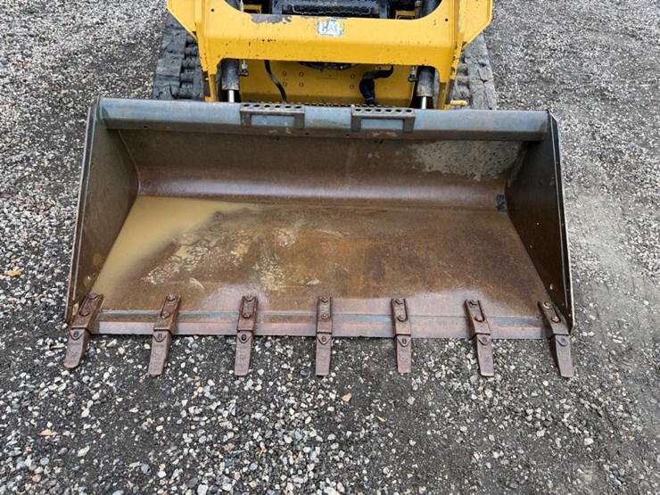 2017-caterpillar-249d-image-9