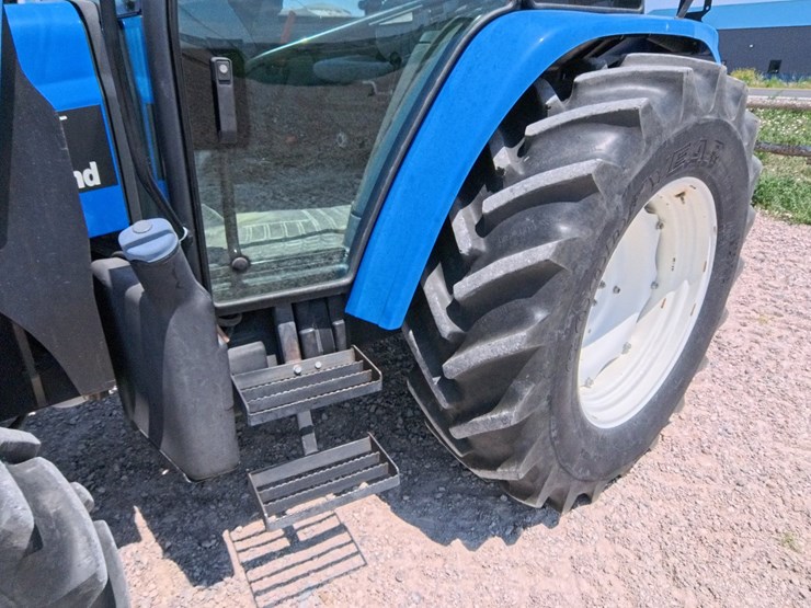 2004-new-holland-tl100a-image-27