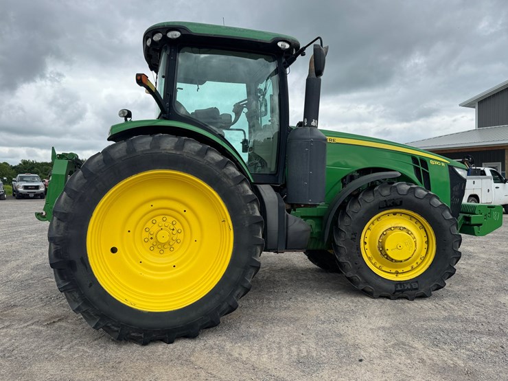 john-deere-8310-image-8