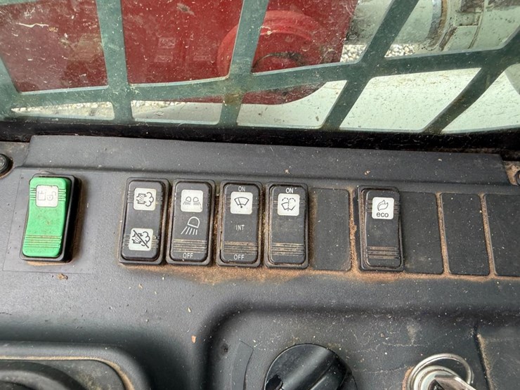 2022-takeuchi-tl12r2-image-24