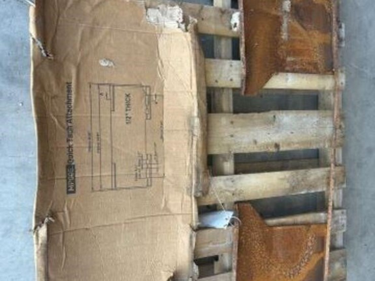 unused-q/c-skid-steer-mount-plate-image-7