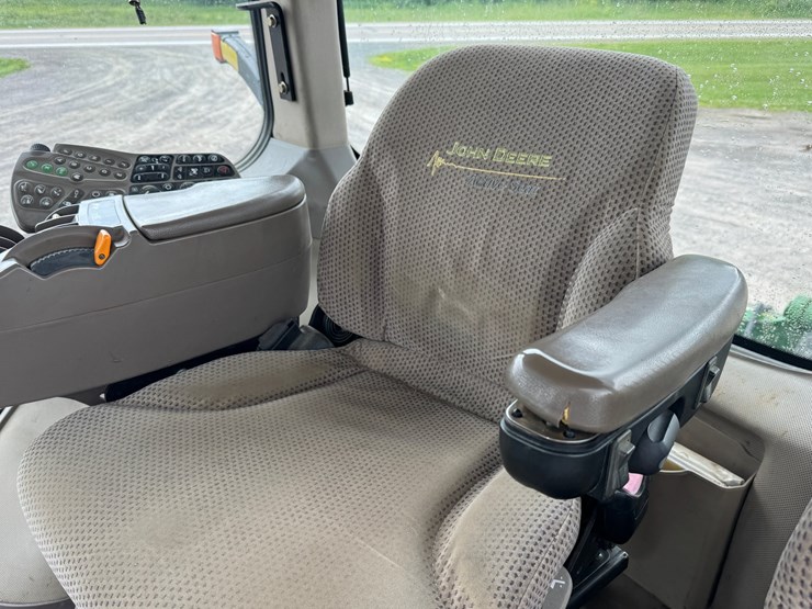 john-deere-8310-image-17