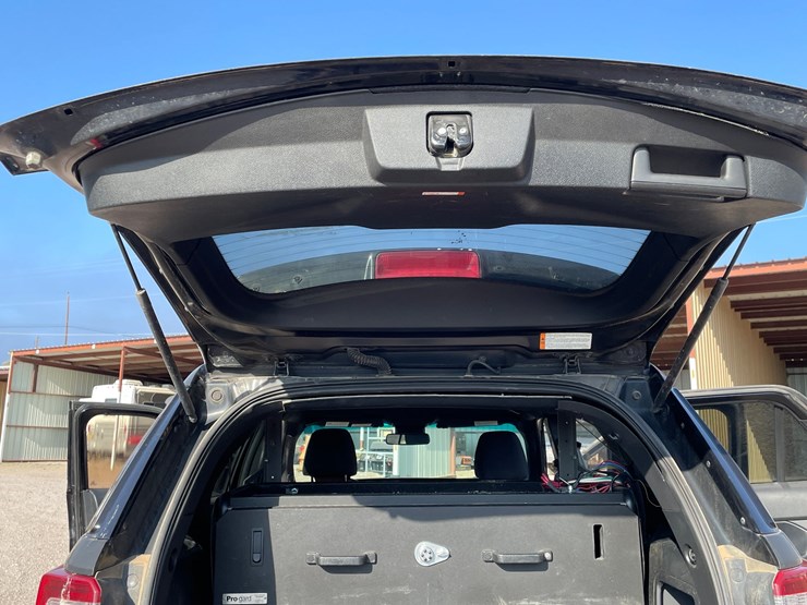 2016-ford-explorer-image-56