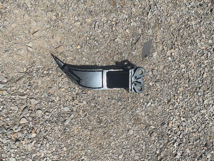 mini-excavator-ripper-attachment-image-1