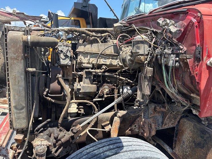 1984-ford-lt9000-image-14